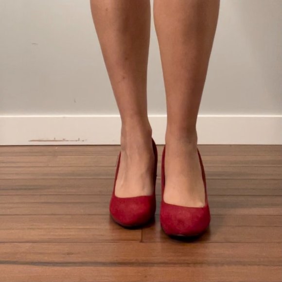 😵 2 FOR $40 // Red suede almond toe wedges s-8- - Picture 2 of 13